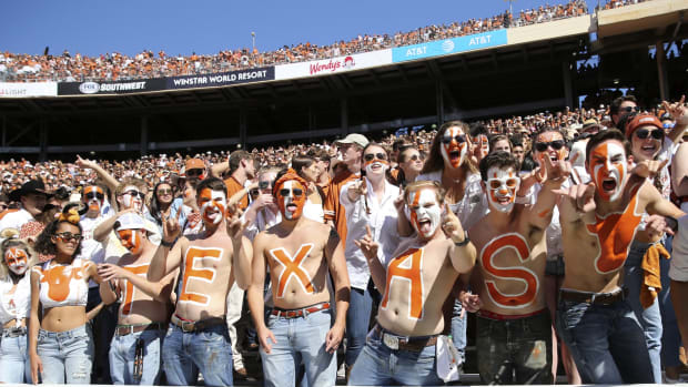 Texas Fan Broll16